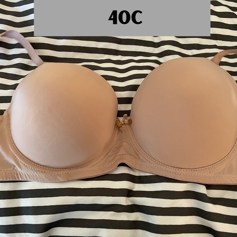 Victoria Secret Bra Set - Picture 2 of 9